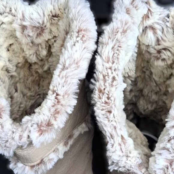 Woman's Genuine Leather Shearling Pull-on Boot Used Like New - Picture 6 of 6